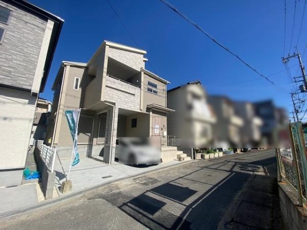 【前面道路含む現地写真】