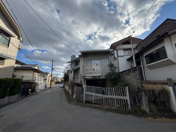 【前面道路含む現地写真】