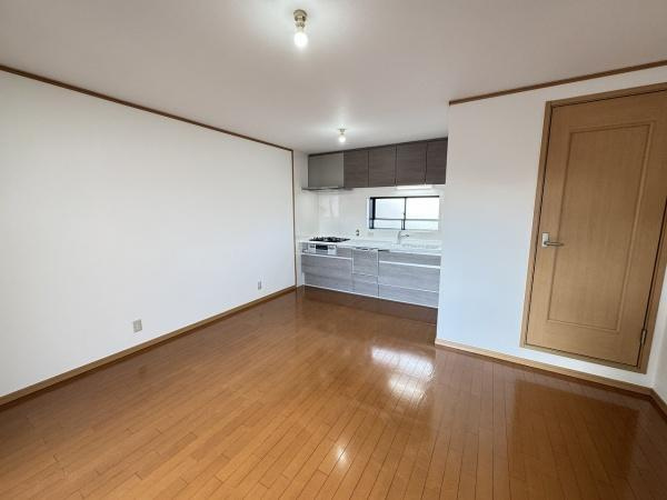 【居間・リビング】 | 大阪市生野区勝山南4丁目　中古戸建