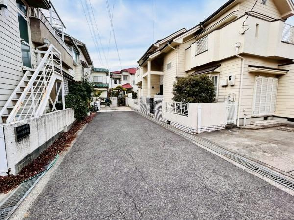 【前面道路含む現地写真】