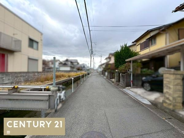 和歌山市木ノ本　中古戸建の前面道路含む現地写真