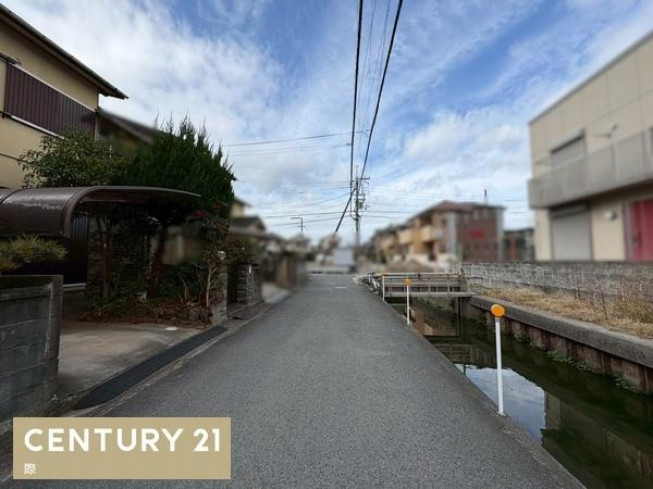 和歌山市木ノ本　中古戸建の前面道路含む現地写真