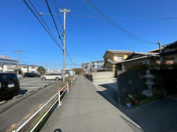 和歌山市中島　中古戸建の前面道路含む現地写真