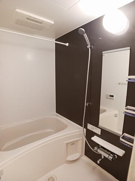 アルミネの浴室