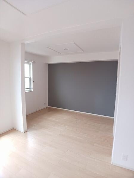 アルミネの洋室