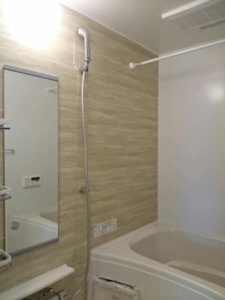 ローズ　ガーデン　１の浴室