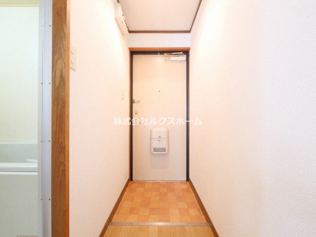 サンハイツいすゞの玄関