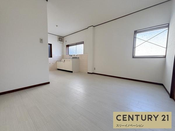 泉南ハイツの洋室