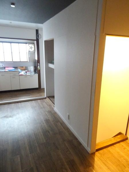 平尾４丁目橋本テラスの居間・リビング