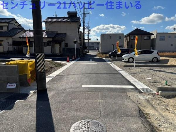 岡崎市矢作町字猫田の売地の前面道路含む現地写真