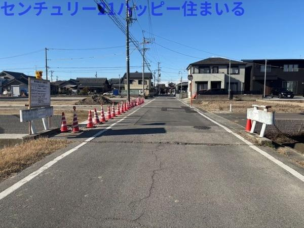 岡崎市中島町字町後の売地の前面道路含む現地写真