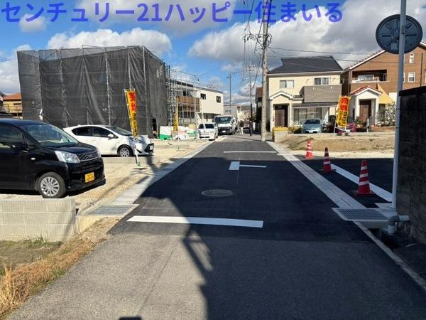 岡崎市矢作町字猫田の売地の前面道路含む現地写真