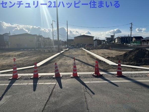 岡崎市中島町字町後の売地の前面道路含む現地写真
