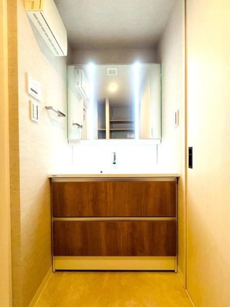 プラハ十日市場の独立洗面台|洗面台