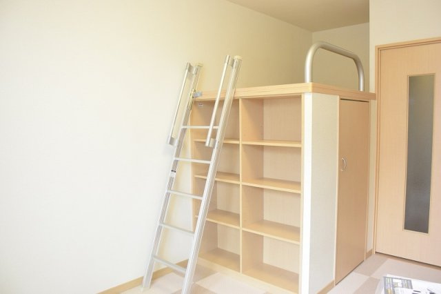 レオパレスエアポートの居間・リビング