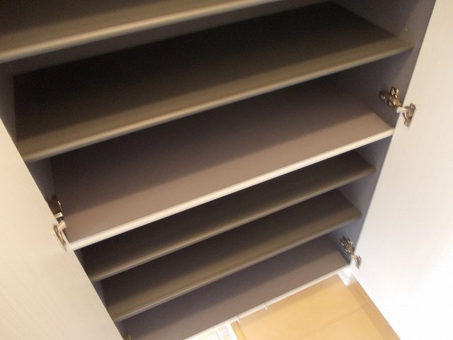 ヴィラ　プリムローズの玄関