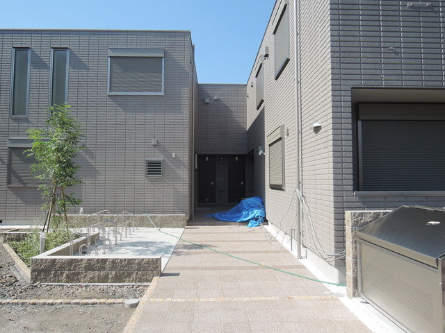 Ｍａｉｓｏｎ　Ｂｏｎｈｅｕｒ　メゾンボヌールのエントランス|★エントランス★敷地内ゴミＢＯＸ★