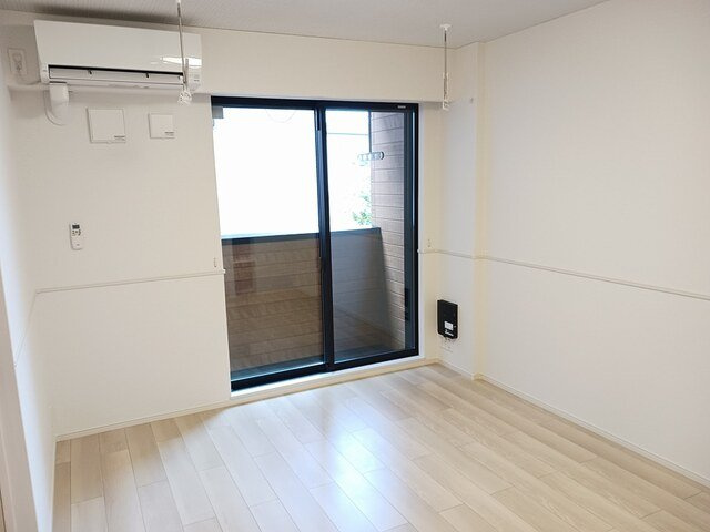 エランの居間・リビング