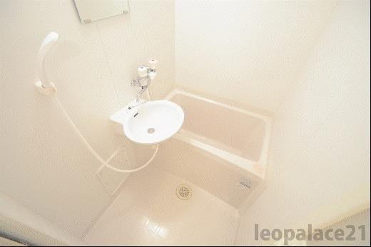 レオパレス幸玉の浴室|備品や設備仕様は号室等により異なります現地をご確認下さい。