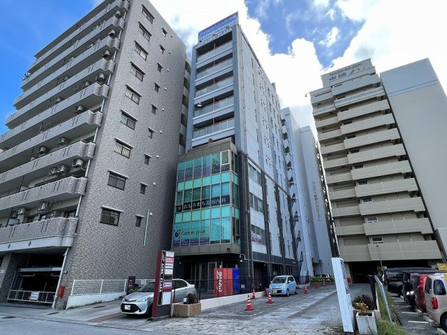 アイワプラザの外観