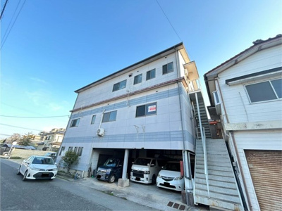 【外観】 | 西浜田町アパート | 駐車場１台無料です。閑静な住宅街です。