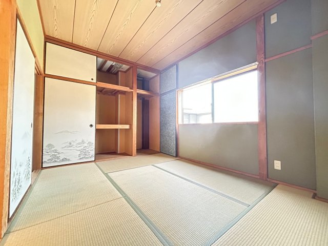 【和室】 | 西浜田町アパート | 6畳の和室です。閑静な住宅街で、畳の上でお昼寝できます。
