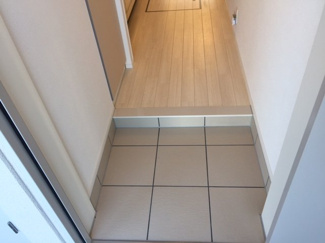 【玄関】 | Casa ExcelsiorⅡ（カーサエクセルシオツー） | 玄関