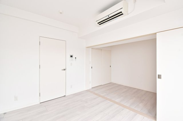 サヴォイラルカンジュ　5階の居間・リビング|別号室のものです。現状優先になります。