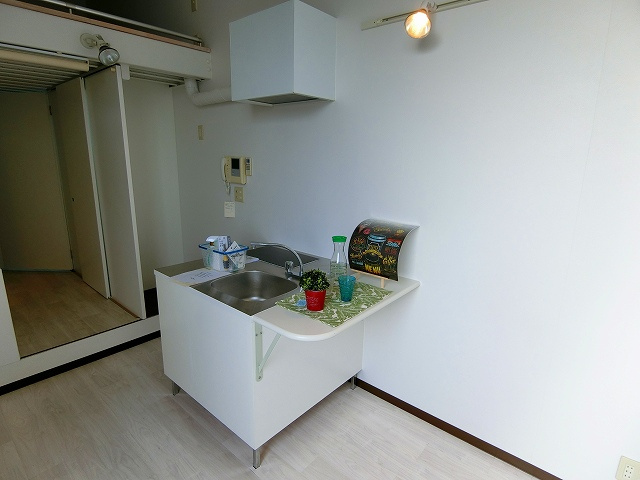 C4　KOSHIEN　EASTのキッチン