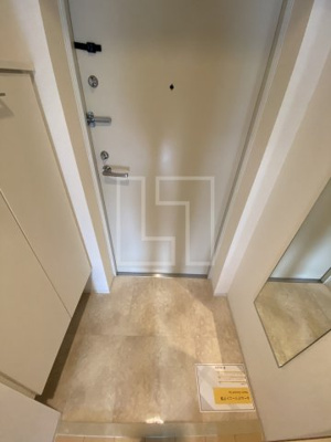 【玄関】 | SERENiTE本町reflet | SERENiTE本町reflet（セレニテ本町ルフレ）　玄関スペース