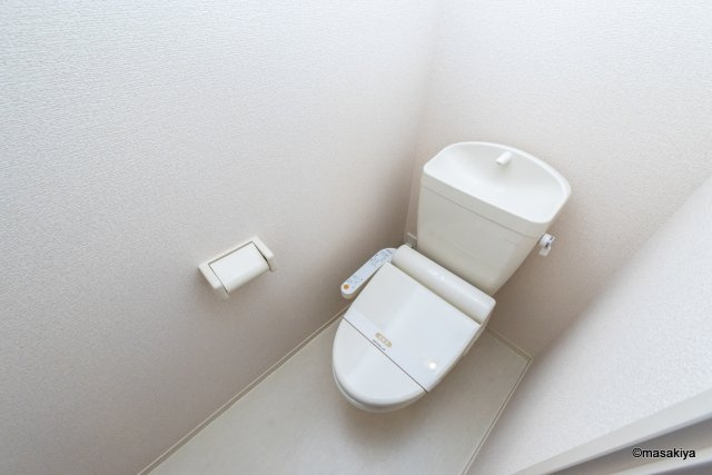 アミティエ三輪のトイレ|トイレ　ウォシュレット付き。