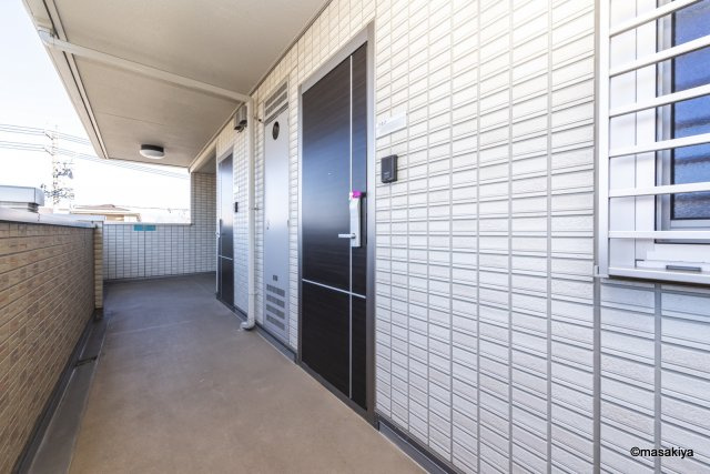 アミティエ三輪のエントランス