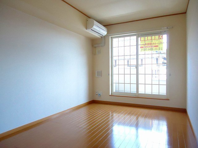 セレノⅠの居間・リビング|こちらの居間で趣味の時間をお楽しみください