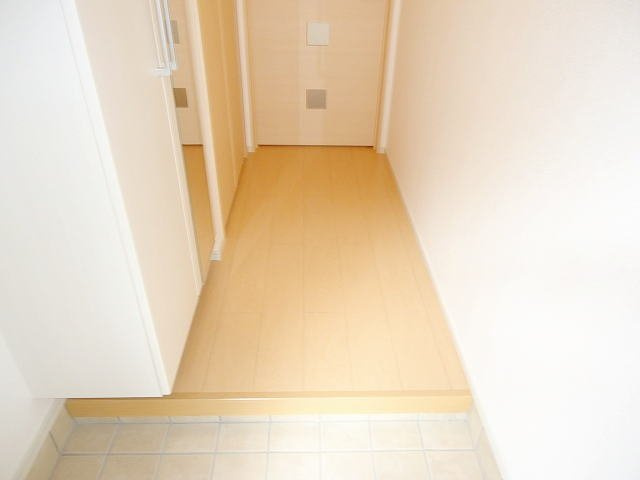 アート・ハウス　弐番館の玄関|シンプルで使いやすい玄関です