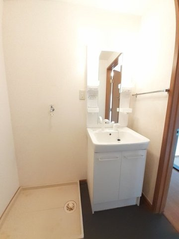 エーデルハウス　ローゼの洗面所|脱衣スペースもあります