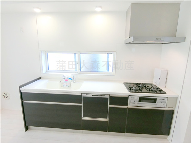 Kolet蒲田のキッチン|システムキッチン　3口グリル