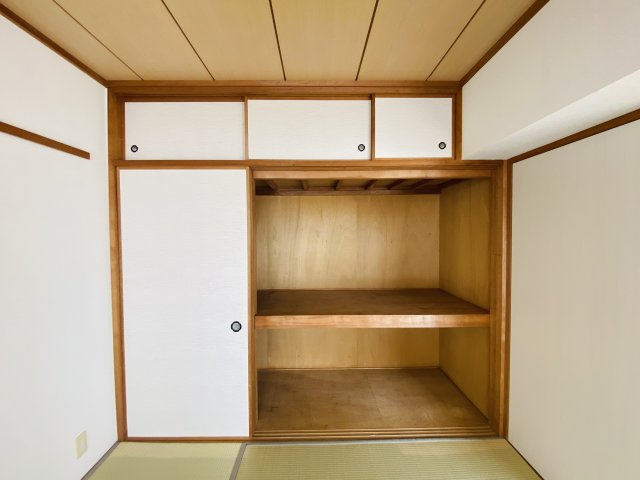 サーラシティ本郷弐番館　502号室の収納