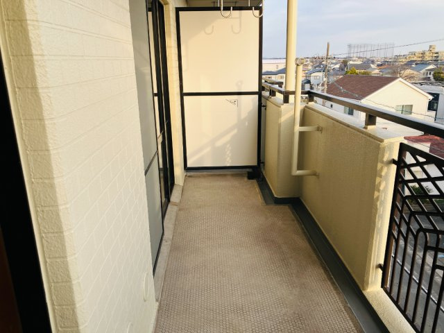サーラシティ本郷弐番館　502号室のバルコニー