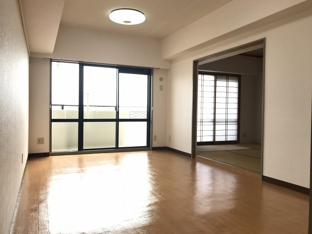 サーラシティ本郷弐番館　502号室の居間・リビング