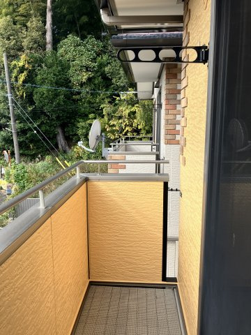 蜆塚一丁目貸家　東棟のバルコニー