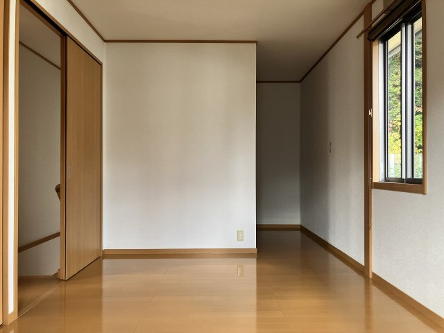 蜆塚一丁目貸家　東棟の寝室