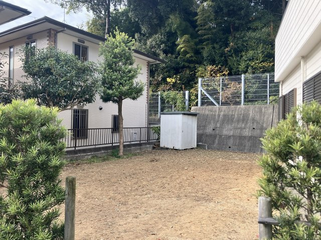 蜆塚一丁目貸家　Ａ棟の庭