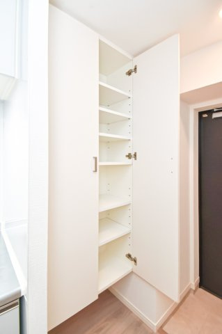 サヴォイラルカンジュ　13階の収納|別号室のものです。現状優先になります。