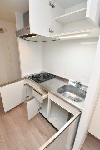 サヴォイラルカンジュ　13階のキッチン|別号室のものです。現状優先になります。
