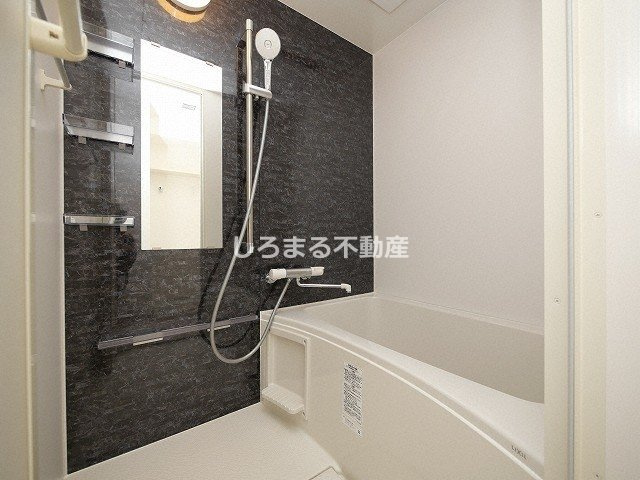 ALZA西本町の浴室