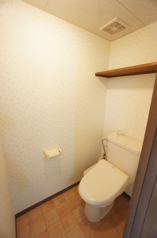 【トイレ】 | セントラルメゾン | 写真は303号室のものです。