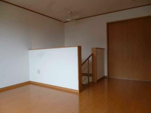 ラフォーレ高根台の洋室