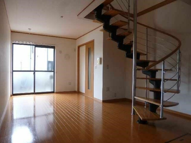 ラフォーレ高根台の居間・リビング