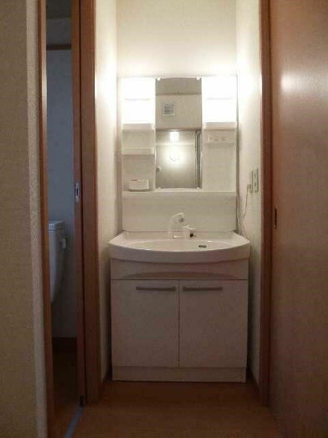 ラフォーレ高根台の洗面所