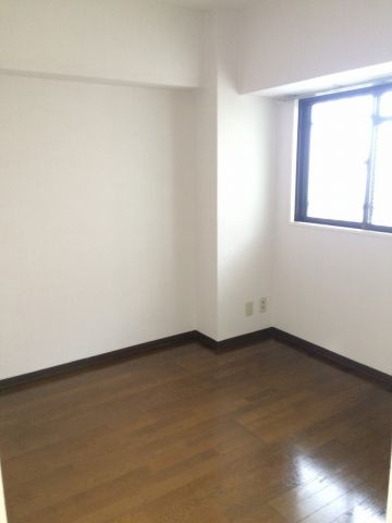 【洋室】 | ヴィ・ラージュ梅園